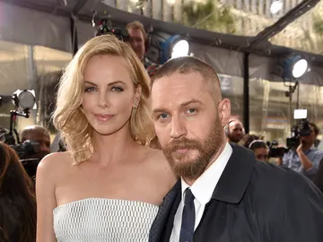 Charlize Theron y Tom Hardy Charlize Theron y Tom Hardy