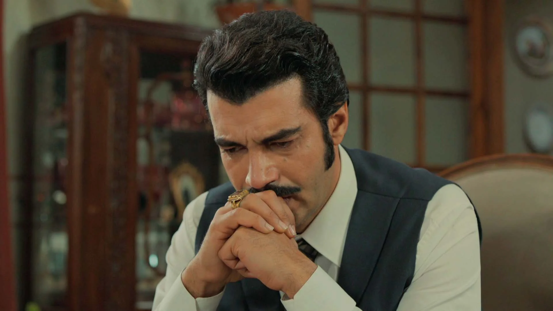 Las palabras de Hünkar llegan al corazón de Demir: “Escucha a tu corazón, él sabe la verdad” 