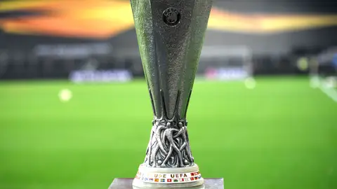 El trofeo de la Europa League El trofeo de la Europa League