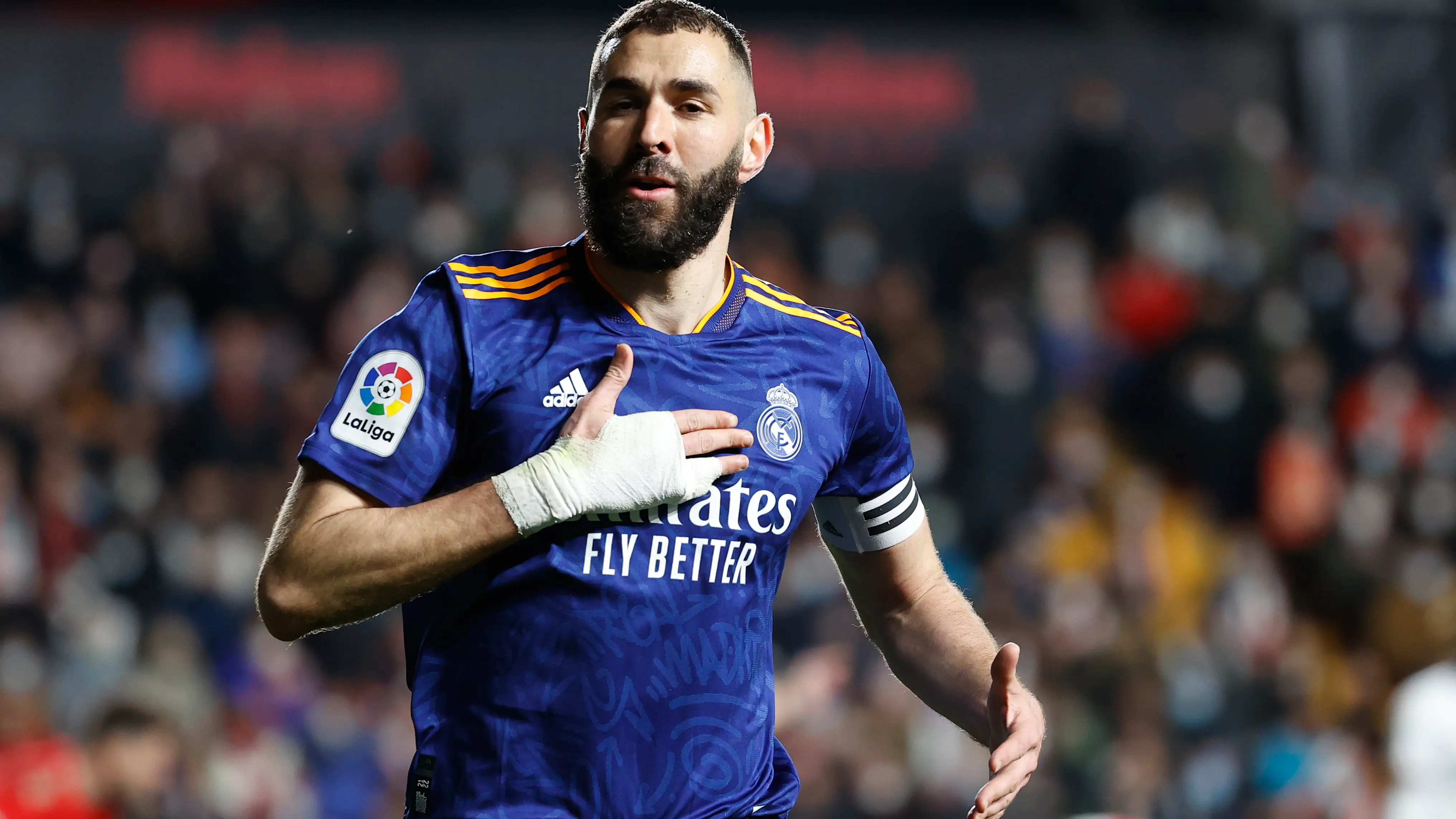 Un Benzema decisivo da 3 puntos de oro al Real Madrid en Vallecas Un Benzema decisivo da 3 puntos de oro al Real Madrid en Vallecas