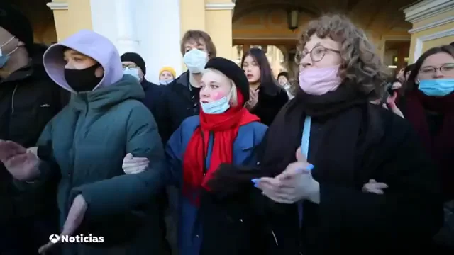 Rusia se rebela y los famosos dicen "no a la guerra" Rusia se rebela y los famosos dicen "no a la guerra"
