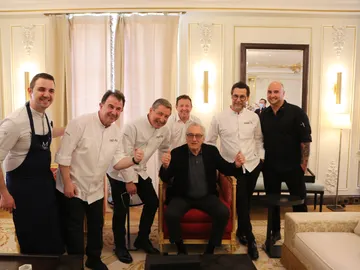 Robert de Niro degusta el 'Menú Impagable' de Madrid Fusión Robert de Niro degusta el 'Menú Impagable' de Madrid Fusión