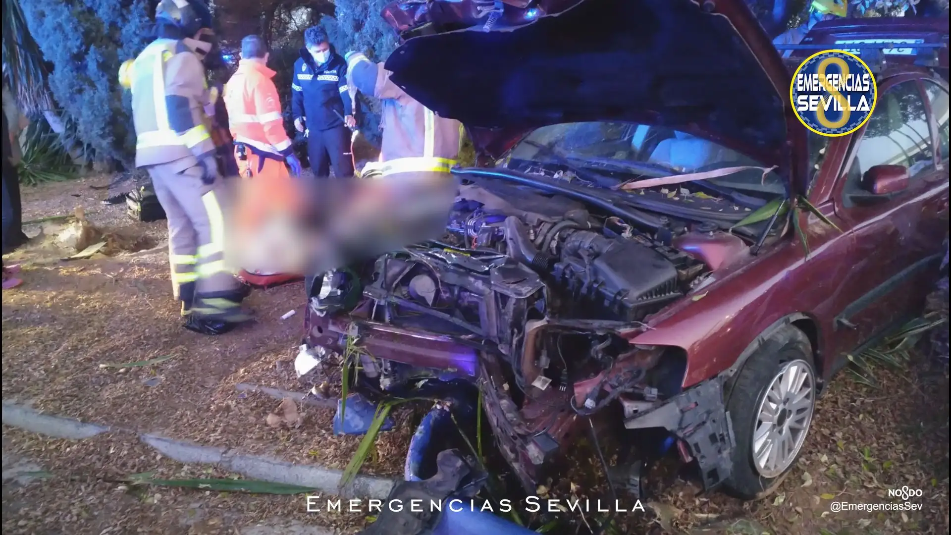 Muere una menor en un accidente de coche Muere una menor en un accidente de coche