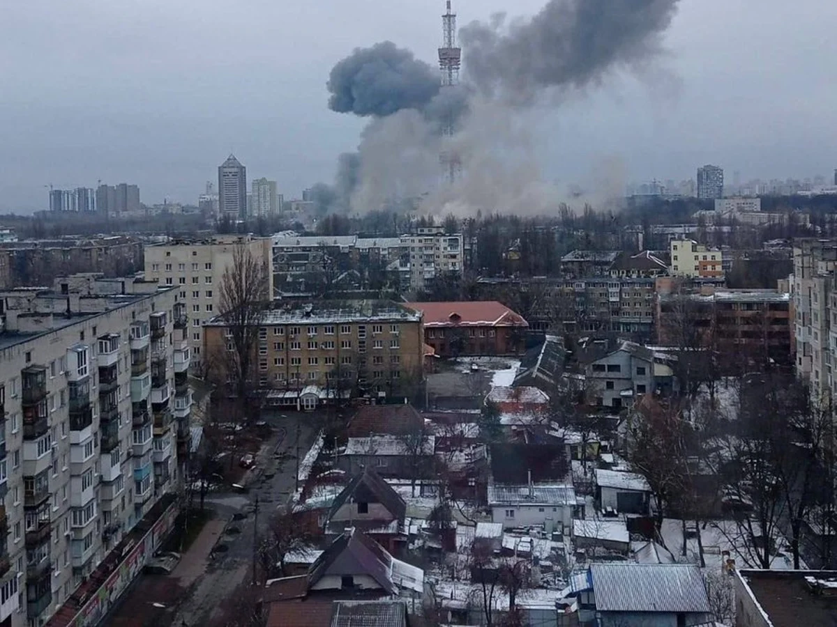 Rusia bombardea la torre de televisión de Kiev y pide a los ciudadanos que  abandonen sus casas