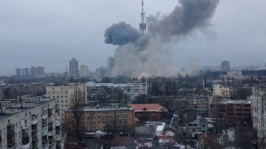 Rusia ataca la torre de televisión de Kiev Rusia ataca la torre de televisión de Kiev