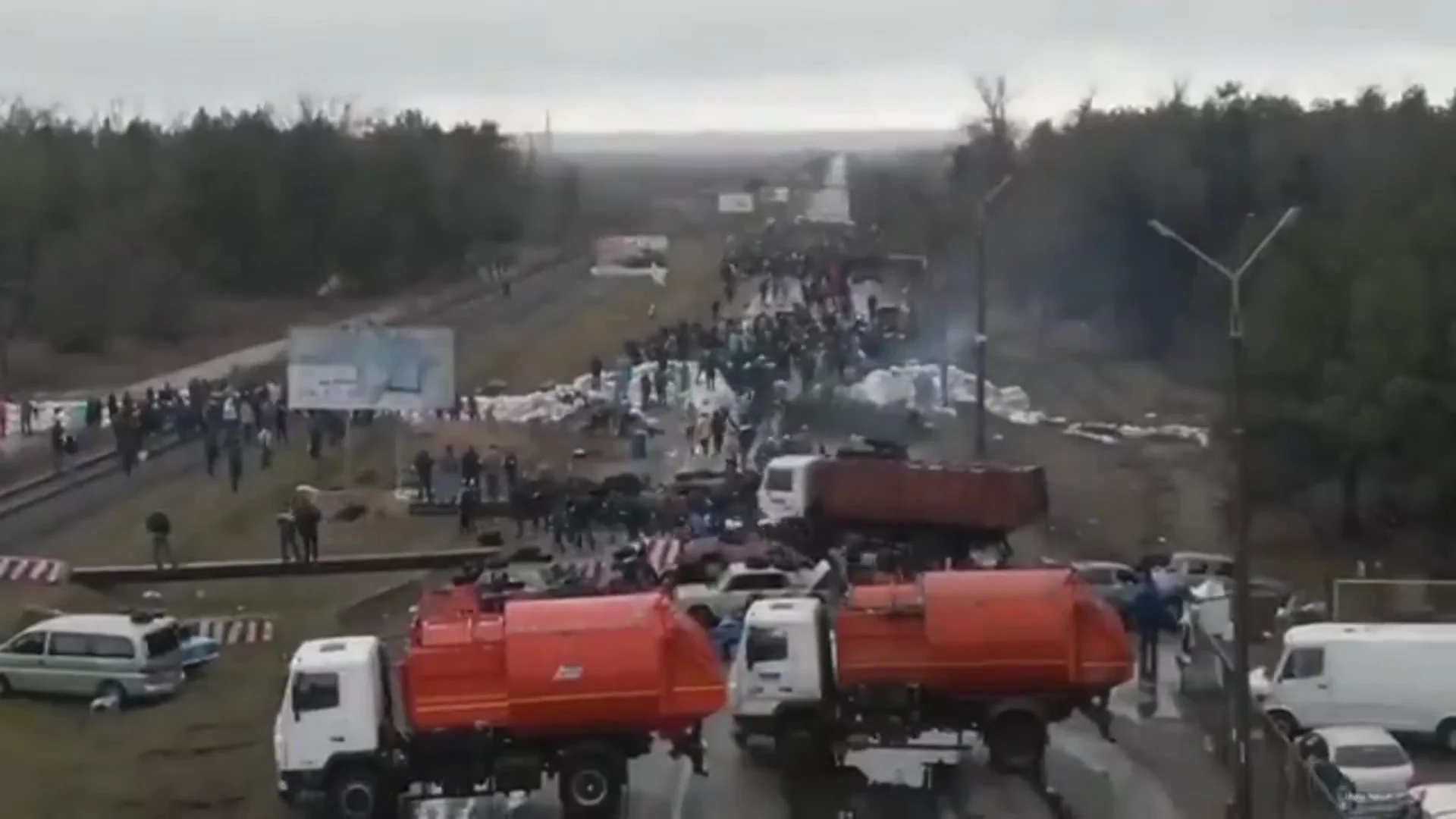 Civiles en Ucrania preparados para defenderse de Rusia