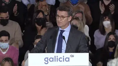 Alberto Núñez Feijóo hace oficial su candidatura a presidir el PP: "No dejaré de defender los intereses de Galicia" Alberto Núñez Feijóo hace oficial su candidatura a presidir el PP: "No dejaré de defender los intereses de Galicia"