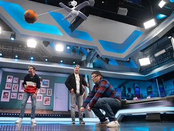 Marron pone a prueba la destreza mental de los Estopa y Pablo Motos… ¡con un ventilador! Marron pone a prueba la destreza mental de los Estopa y Pablo Motos… ¡con un ventilador!