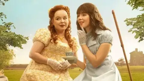 Nicola Coughlan y Claudia Jessie como Penelope y Eloise en 'Los Bridgerton' Nicola Coughlan y Claudia Jessie como Penelope y Eloise en 'Los Bridgerton'