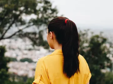 Cómo hacer una coleta alta sin que se caiga Cómo hacer una coleta alta sin que se caiga