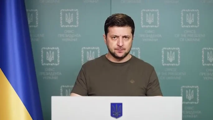 Zelenski tilda de "acto de terror sin precedentes" el ataque a la mayor central nuclear de Europa. Zelenski tilda de "acto de terror sin precedentes" el ataque a la mayor central nuclear de Europa.