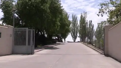 Entrada del centro de internamiento Entrada del centro de internamiento