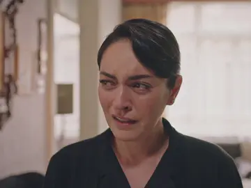 Han pide explicaciones a Naci: "¿Cómo crees que se sentirá Safiye si no le pides matrimonio después de lo que ha pasado por ti?" Han pide explicaciones a Naci: "¿Cómo crees que se sentirá Safiye si no le pides matrimonio después de lo que ha pasado por ti?"