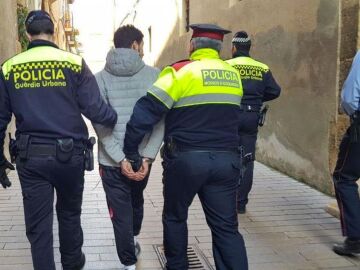 Detienen a un grupo criminal de Barcelona por enviar cocaína a Canarias por Correo