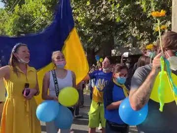 Centenares de personas piden el fin de la guerra en Ucrania en varias ciudades españolas 