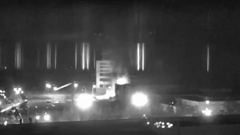 Ucrania denuncia el ataque con proyectiles contra un reactor nuclear experimental en Járkov Ucrania denuncia el ataque con proyectiles contra un reactor nuclear experimental en Járkov