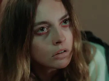 "Piensa en tu bebé": ¡Asya le confiesa a Derin que está embarazada! "Piensa en tu bebé": ¡Asya le confiesa a Derin que está embarazada!