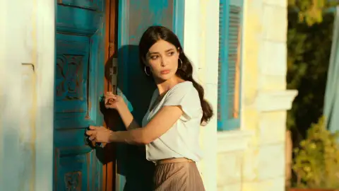 Müjgan, a punto de arruinar los planes de Yilmaz y Züleyha Müjgan, a punto de arruinar los planes de Yilmaz y Züleyha