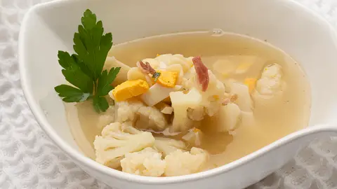 Receta saludable de Arguiñano: sopa de coliflor y jamón Receta saludable de Arguiñano: sopa de coliflor y jamón