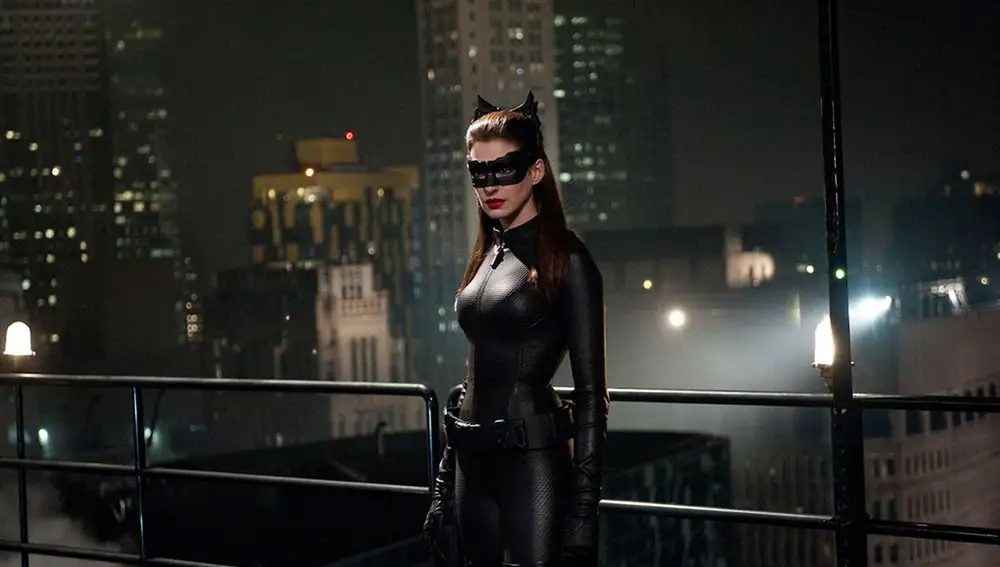 Anne Hathaway como Catwoman en el 'El caballero oscuro'
