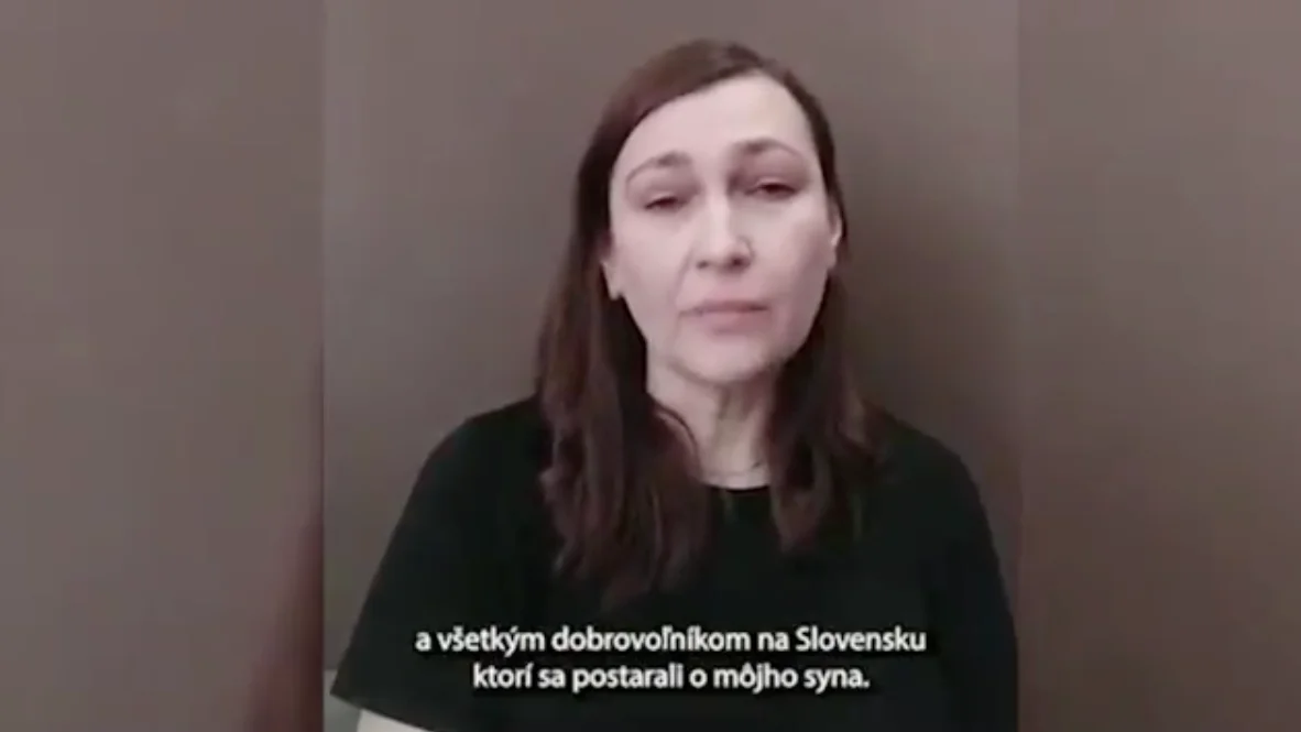 "Gracias por salvarle la vida", dice en un vídeo la madre del niño de 11 años que ha viajado solo desde Ucrania a Eslovaquia "Gracias por salvarle la vida", dice en un vídeo la madre del niño de 11 años que ha viajado solo desde Ucrania a Eslovaquia