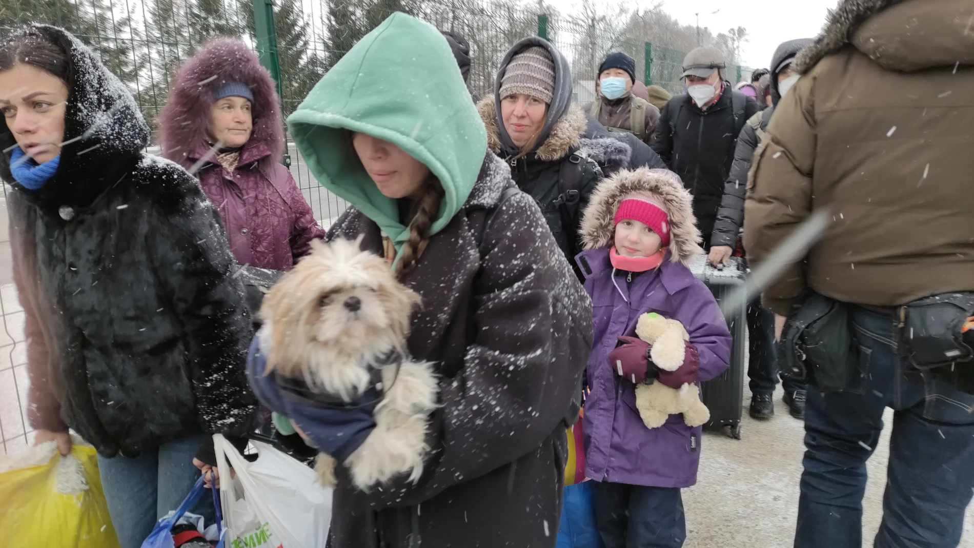 El lado más cruel de la guerra: niños ucranianos enfermos de cáncer tienen que interrumpir su tratamiento y huir a Polonia