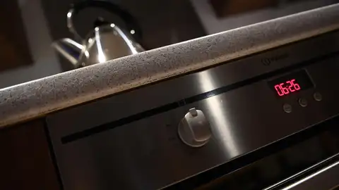 La factura de la luz registra el precio más caro de la historia con 442,54 euros/MWh La factura de la luz registra el precio más caro de la historia con 442,54 euros/MWh