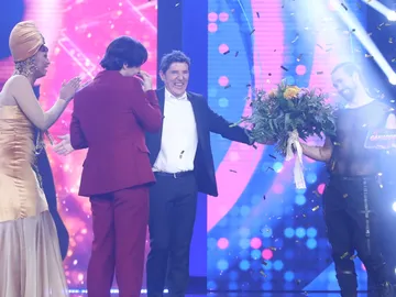 El beso de Agoney despierta la envidia de Nia: ¡otro bailarín cumple su deseo! El beso de Agoney despierta la envidia de Nia: ¡otro bailarín cumple su deseo!