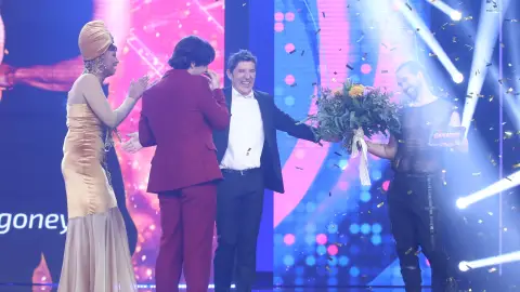 El beso de Agoney despierta la envidia de Nia: ¡otro bailarín cumple su deseo! 'Tu cara me suena'