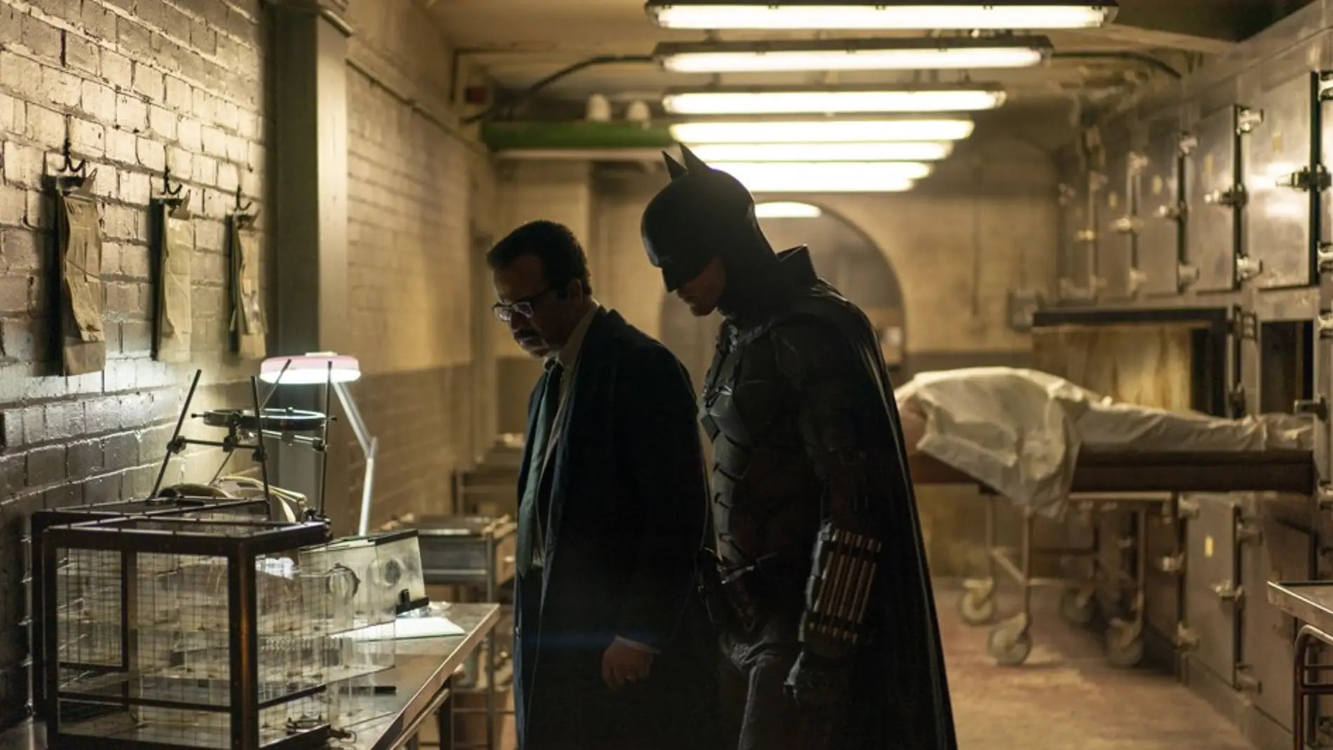 Jeffrey Wright y Robert Pattinson en 'The Batman'