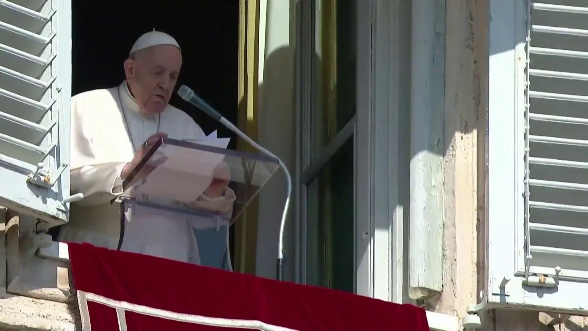 El Papa Francisco pide corredores humanitarios y lamenta los "r&iacute;os de sangre y l&aacute;grimas" en Ucrania