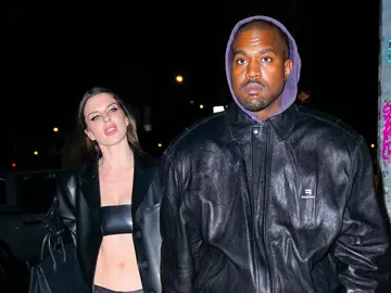 Julia Fox y Kanye West Julia Fox y Kanye West