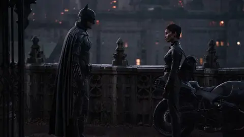 Robert Pattinson y Zoe Kravitz en 'The Batman' Robert Pattinson y Zoe Kravitz en 'The Batman'