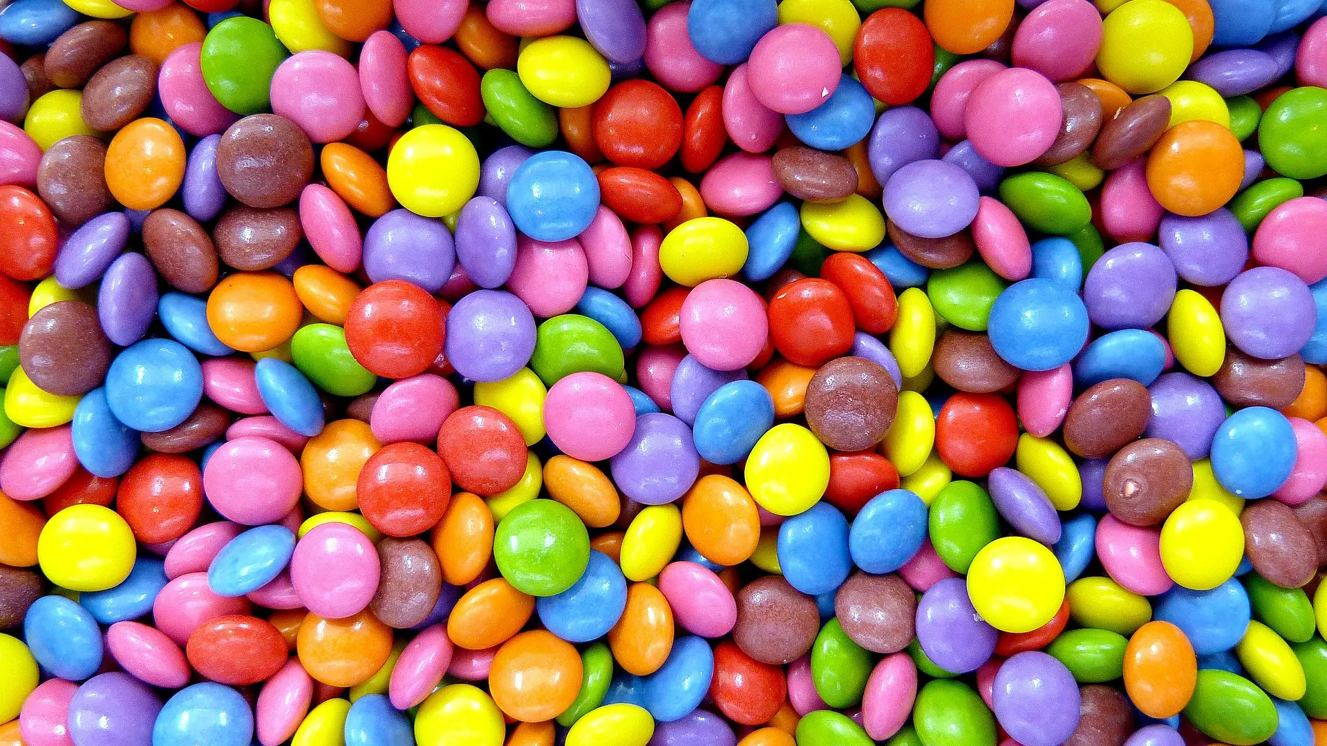 Famosos e influencers no podrán anunciar alimentos y bebidas a menores Famosos e influencers no podrán anunciar alimentos y bebidas a menores