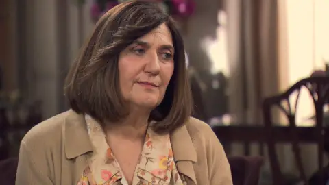 Carmen consigue su propósito: podrá saldar su deuda con Uriarte Carmen consigue su propósito: podrá saldar su deuda con Uriarte