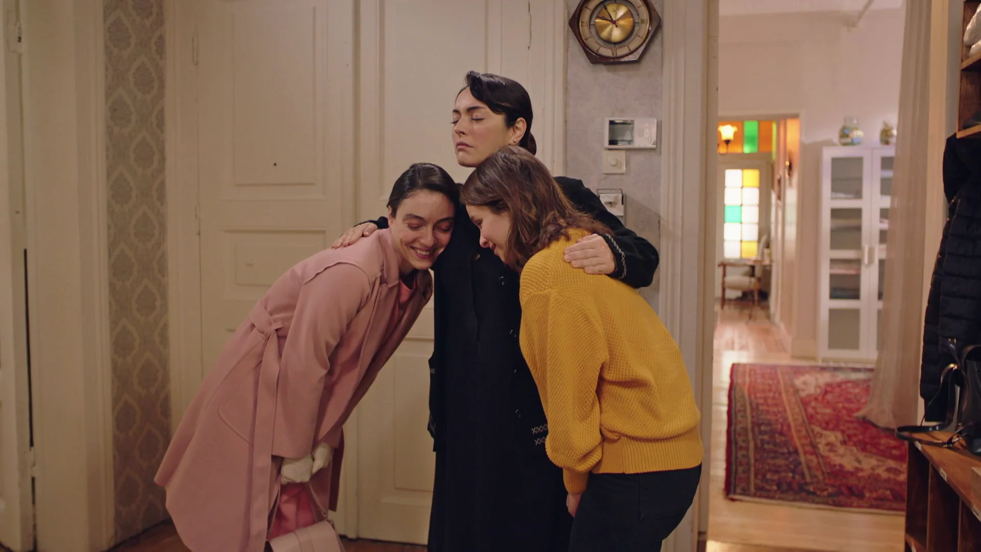 El inesperado y emotivo abrazo de Safiye a sus hermanas: "Estoy muy orgullosa de vosotras" Mejores momentos| Capítulo 67