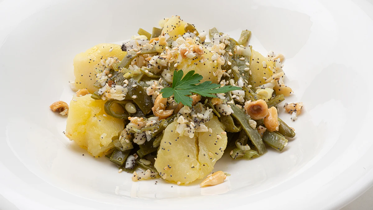 ¡Protege tu salud cardiovascular! Receta de judías verdes con vinagreta de frutos secos, de Karlos Arguiñano ¡Protege tu salud cardiovascular! Receta de judías verdes con vinagreta de frutos secos, de Karlos Arguiñano