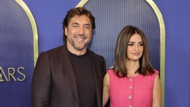 Penélope Cruz y Javier Bardem roban el protagonismo en el encuentro de nominados de los Oscar