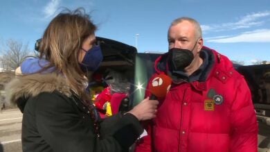 El convoy solidario de un grupo de vecinos de Las Rozas para recoger refugiados ucranianos: 11 vehículos, 2 autobuses y un avión