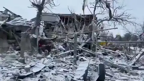 Destrucción en las calles de Sumy Destrucción en las calles de Sumy