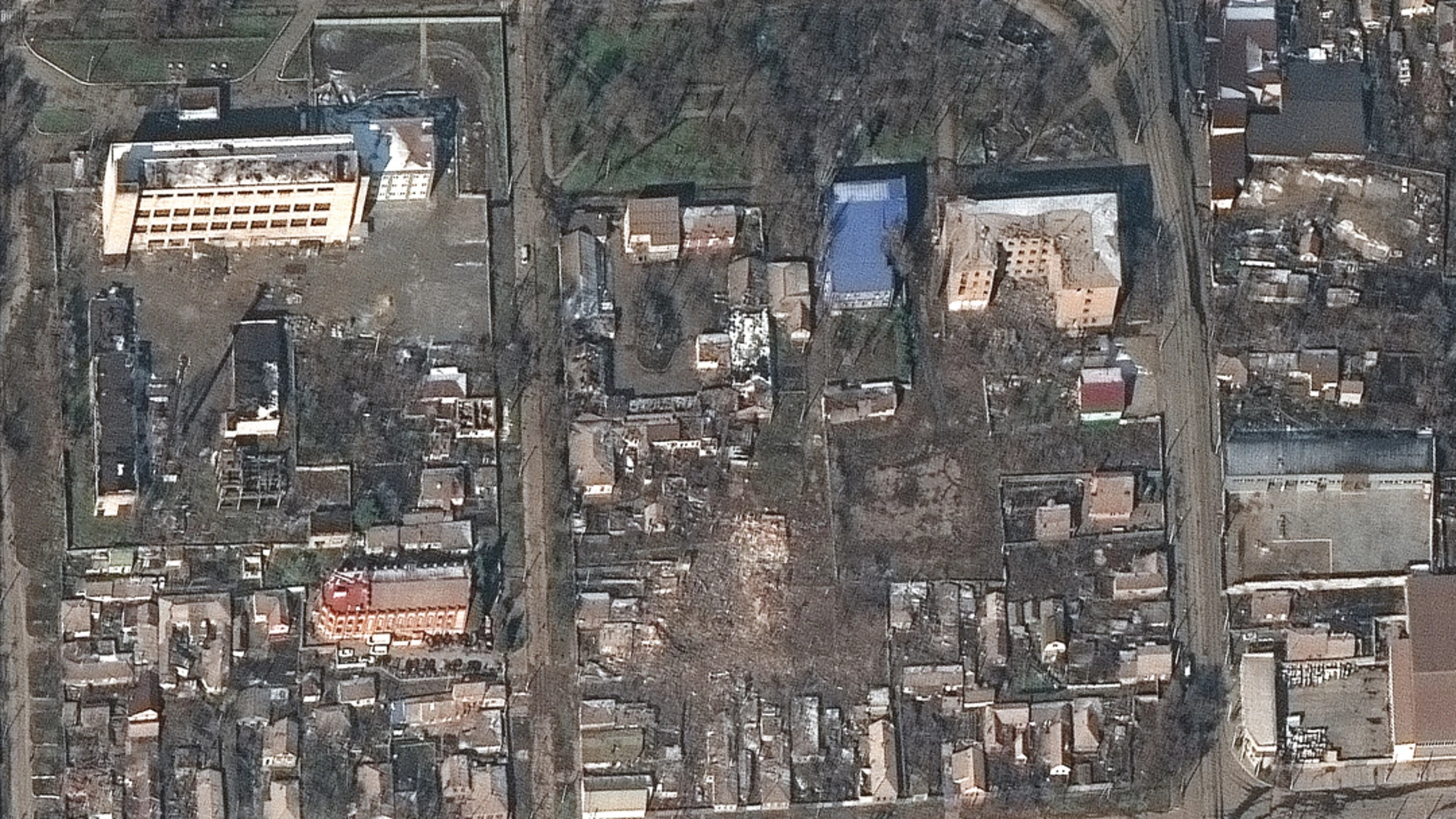 Imagen satélite de la zona de Mariúpol bombardeada el jueves por Rusia