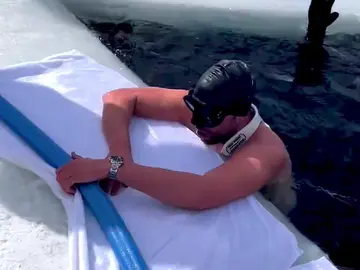 Arthur Guerin bate el récord mundial de apnea bajo hielo y sin neopreno Arthur Guerin bate el récord mundial de apnea bajo hielo y sin neopreno