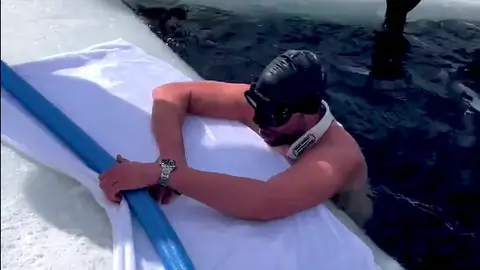 Arthur Guerin bate el récord mundial de apnea bajo hielo y sin neopreno Arthur Guerin bate el récord mundial de apnea bajo hielo y sin neopreno