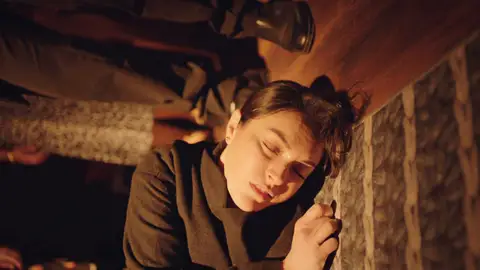 Safiye, fuera de sí, sufre un fuerte ataque de locura en casa de Esat: "Nadie nos quiere. Todos nos odian” Mejores momentos| Capítulo 69