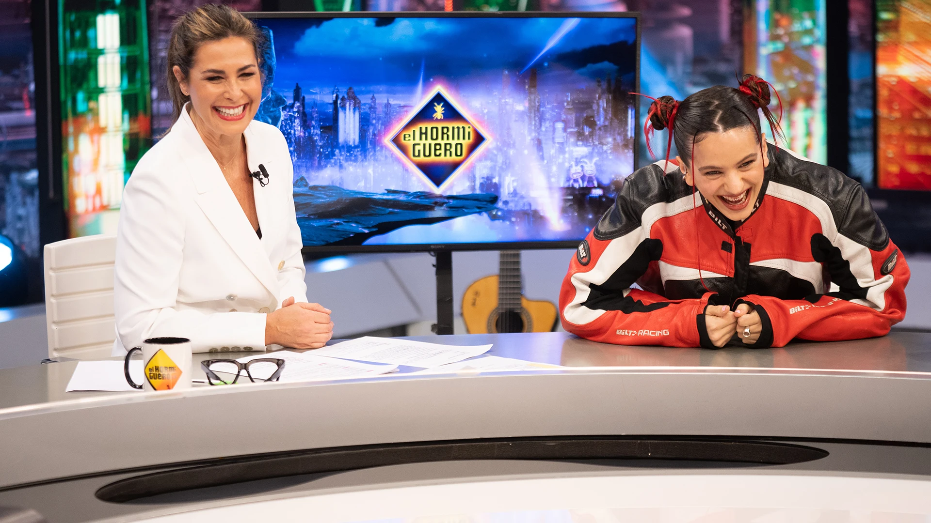 Pablo Motos se disculpa tras la pillada de Rosal&iacute;a en pijama: "T&uacute; eres la 'motomami' y yo soy el 'motopapi'"