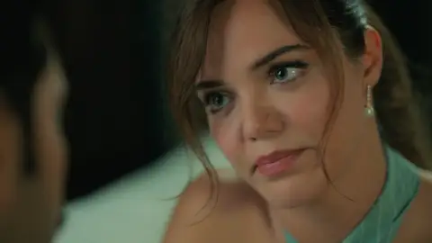 Yilmaz le pide a Züleyha que no se rinda: “Si me rechazas ahora, me romperé en pedazos” Mejores momentos | 17 de marzo