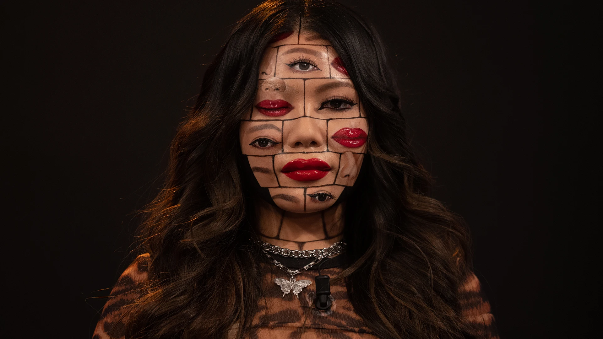 Rosalía alucina con el maquillaje súper realista de Mimi Choi Rosalía alucina con el maquillaje súper realista de Mimi Choi