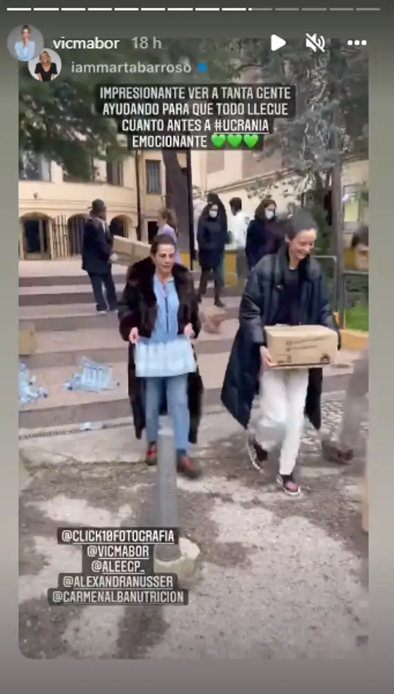Victoria Federica llevando las cajas que llegarán a Ucrania