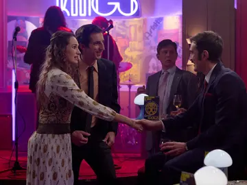 Julieta y Raúl, un encuentro de miradas y secretos Julieta y Raúl, un encuentro de miradas y secretos