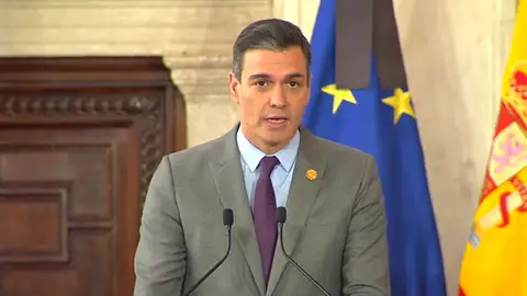 Pedro Sánchez pide una respuesta unificada de los 27 ante "la crisis energética provocada por Putin" Pedro Sánchez pide una respuesta unificada de los 27 ante "la crisis energética provocada por Putin"